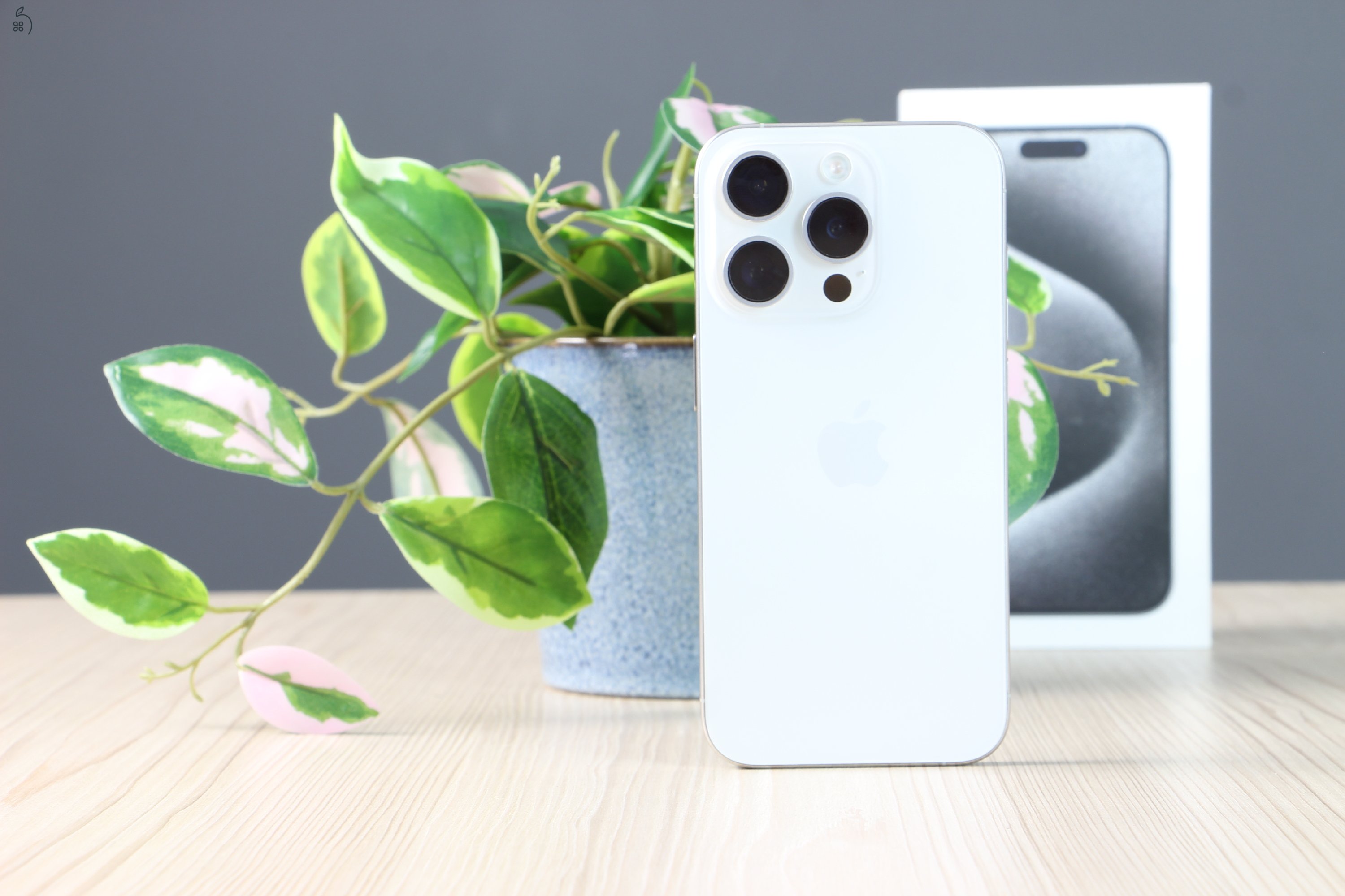 Apple iPhone 15 Pro 256GB White Titanium C+ US-7736