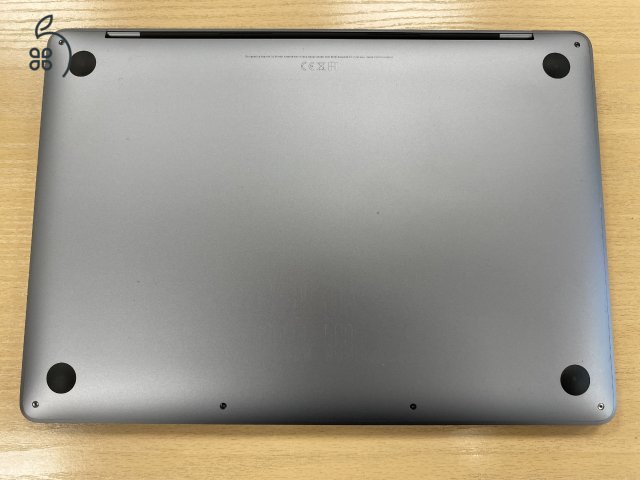 Macbook Pro M1 2021 8GB RAM 256GB SSD Magyar bill, 93% akku, Space Gray