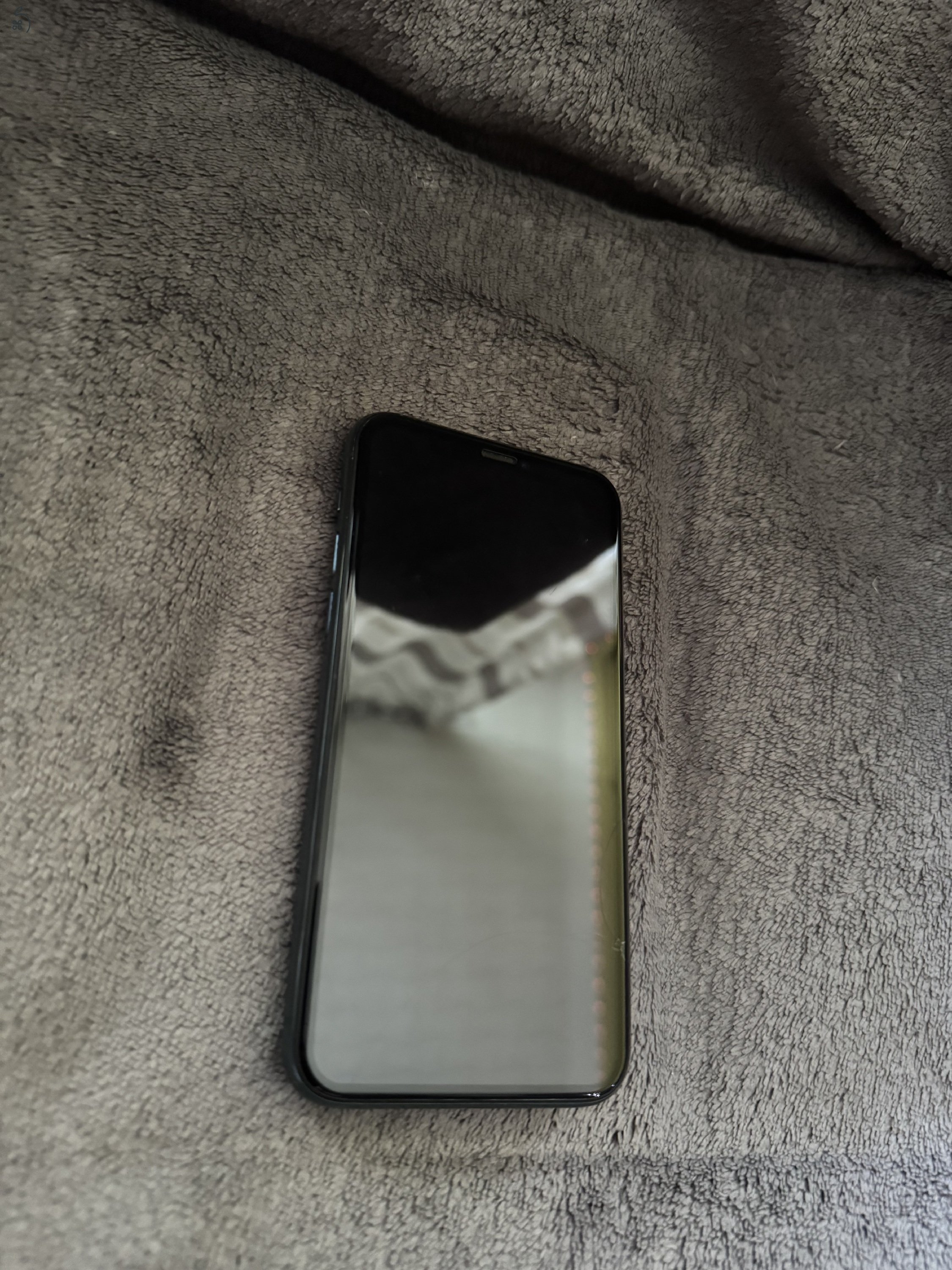 iPhone 11 Pro - 64 GB - Éjzöld - Független