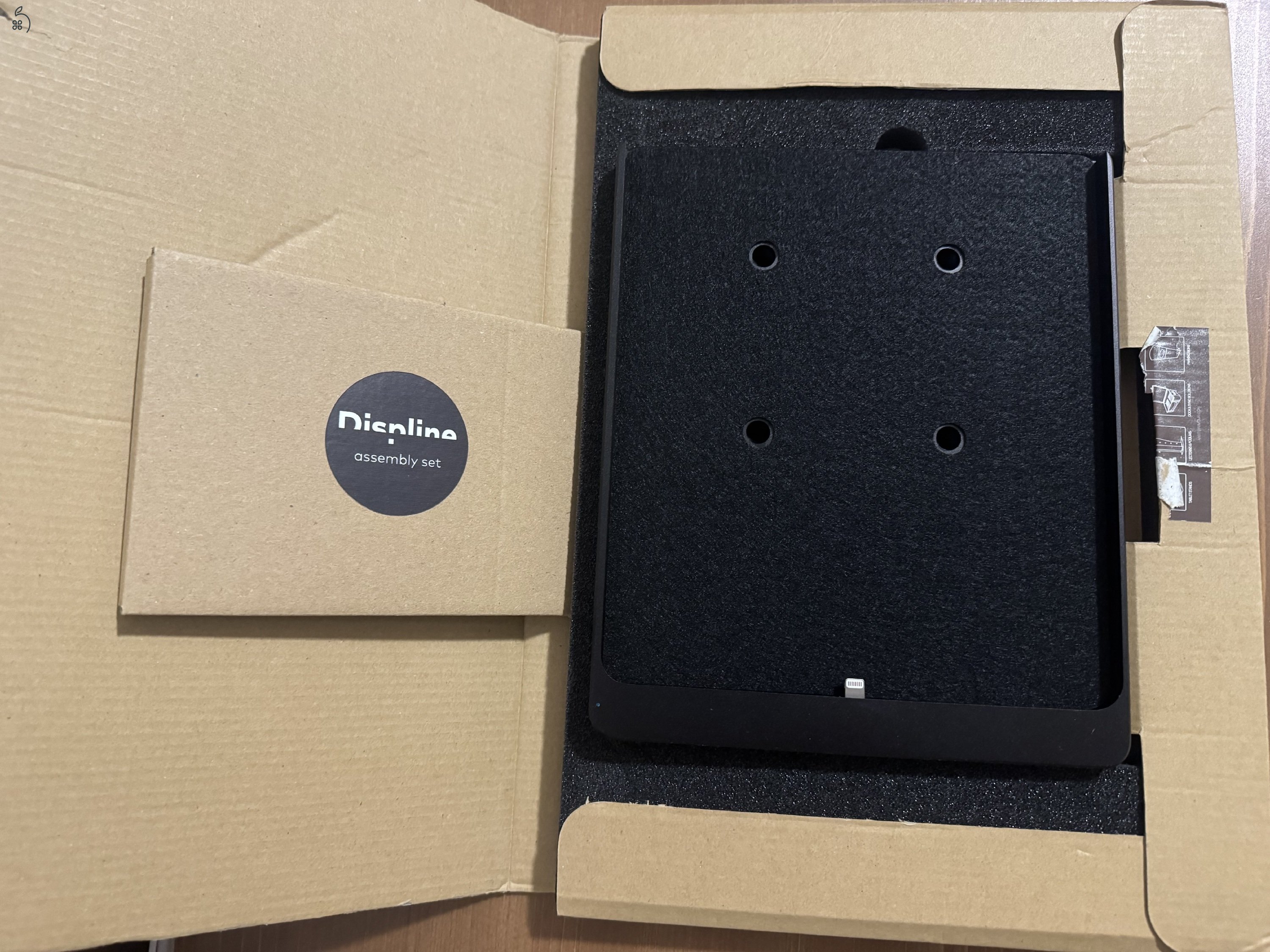 Displine Dame Wall Home iPad 10.2 Premium Fali Konzol, ÚJ, dobozában