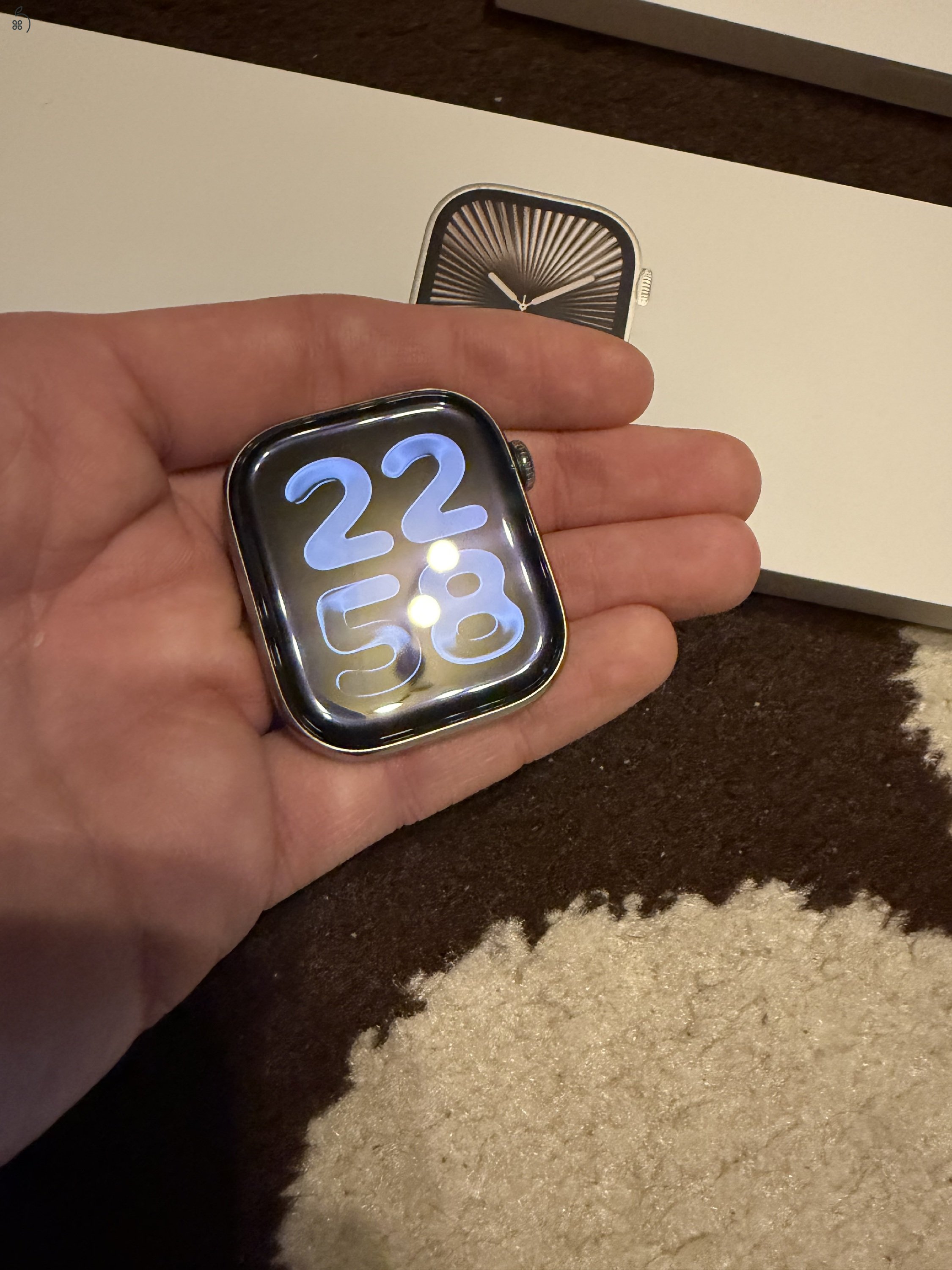 Apple Watch 10 Titán, (Natural Titanium), 46mm Cellular (eSim), ajándék szíjak