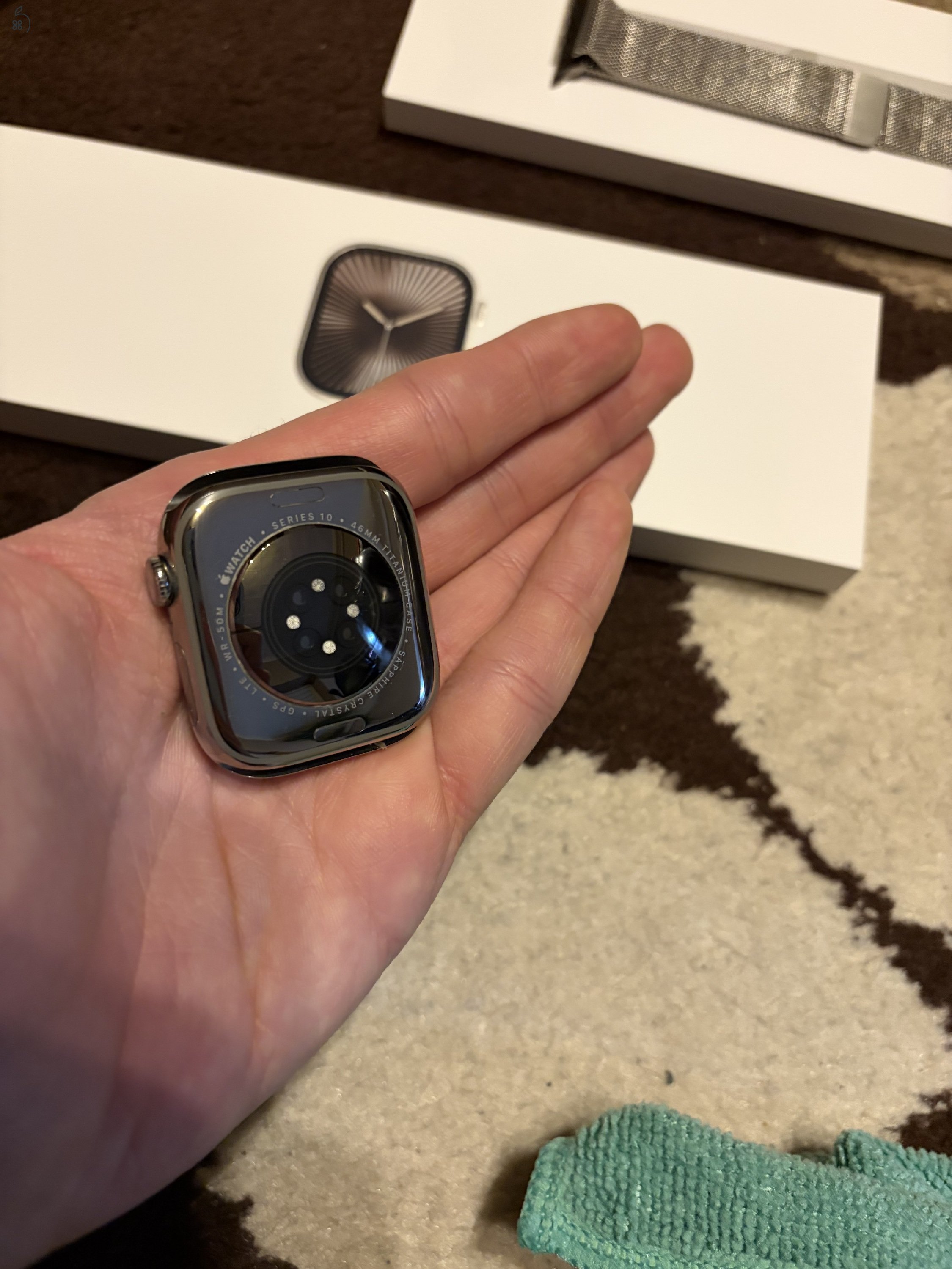 Apple Watch 10 Titán, (Natural Titanium), 46mm Cellular (eSim), ajándék szíjak