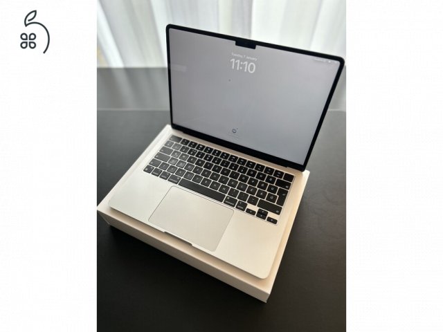 MacBook Air M2 Ezüst színű 13'