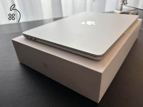 MacBook Air M2 Ezüst színű 13'