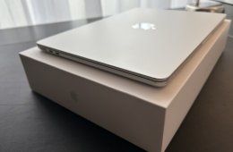 MacBook Air M2 Ezüst színű 13'