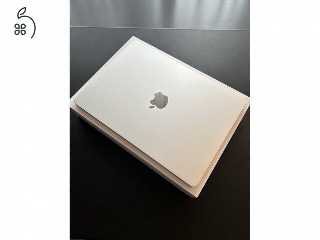 MacBook Air M2 Ezüst színű 13'