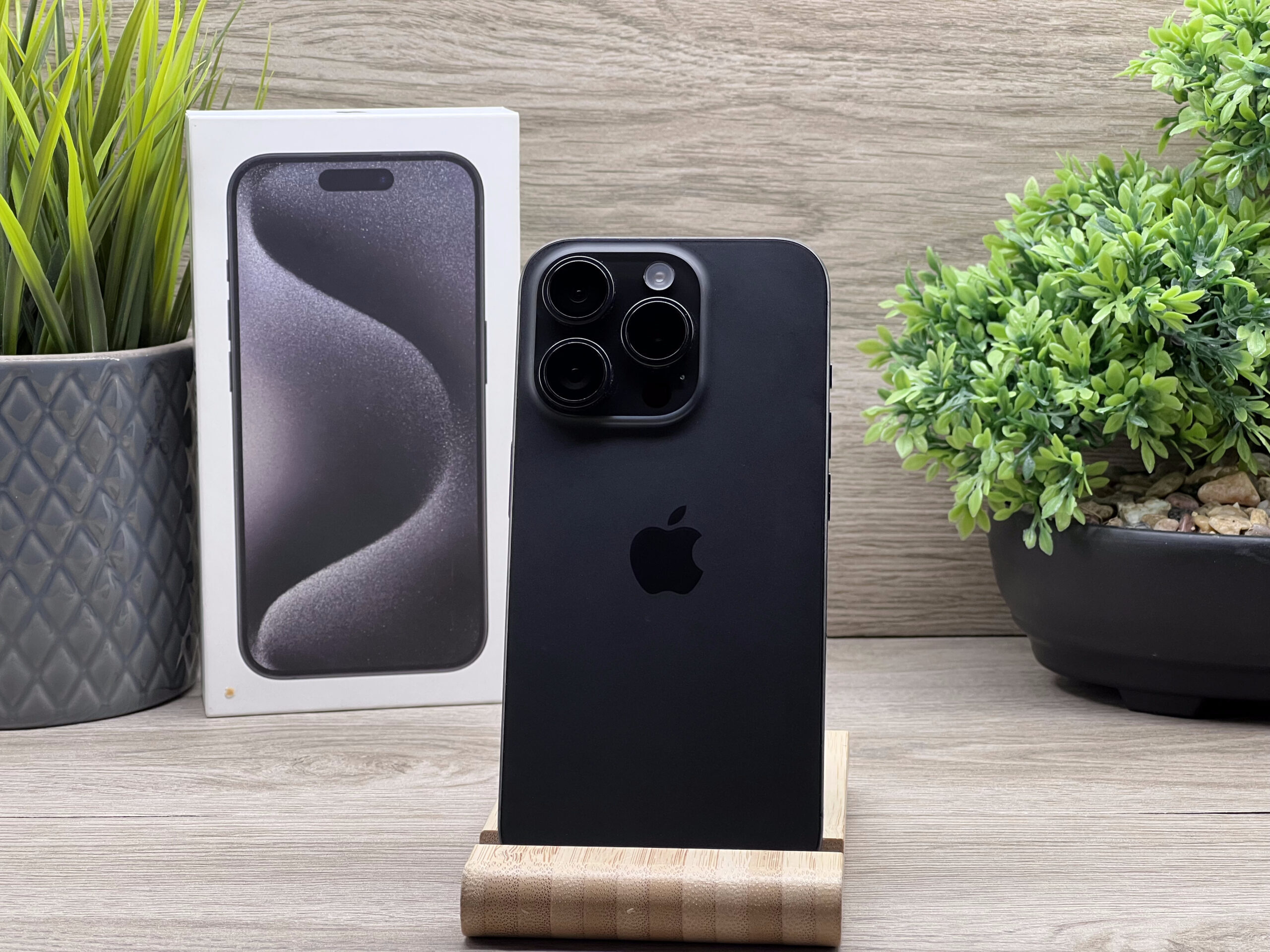 iPhone 15 Pro Black Titanium 256GB 2 ÉV Garanciával 94%