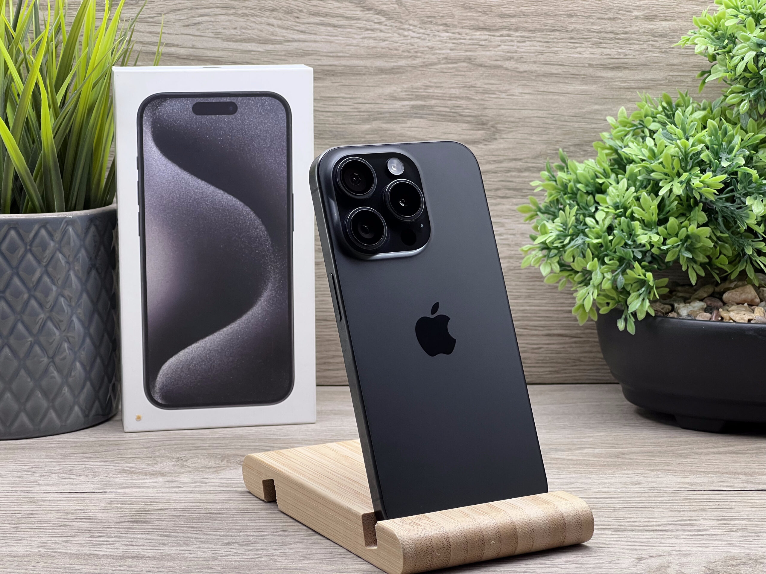 iPhone 15 Pro Black Titanium 256GB 2 ÉV Garanciával 94%