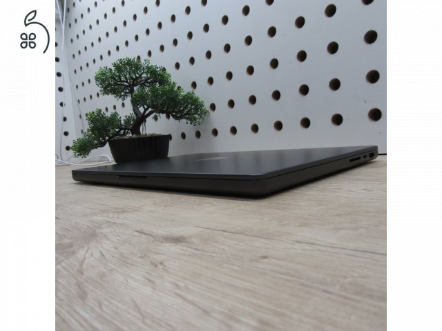 Apple MacBook Pro 14 M3 Pro 2023 1TB használt karcmentes – 100% akku (16 ciklus) – 6 hónap garancia