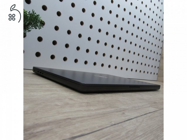 Apple MacBook Pro 14 M3 Pro 2023 1TB használt karcmentes – 100% akku (16 ciklus) – 6 hónap garancia