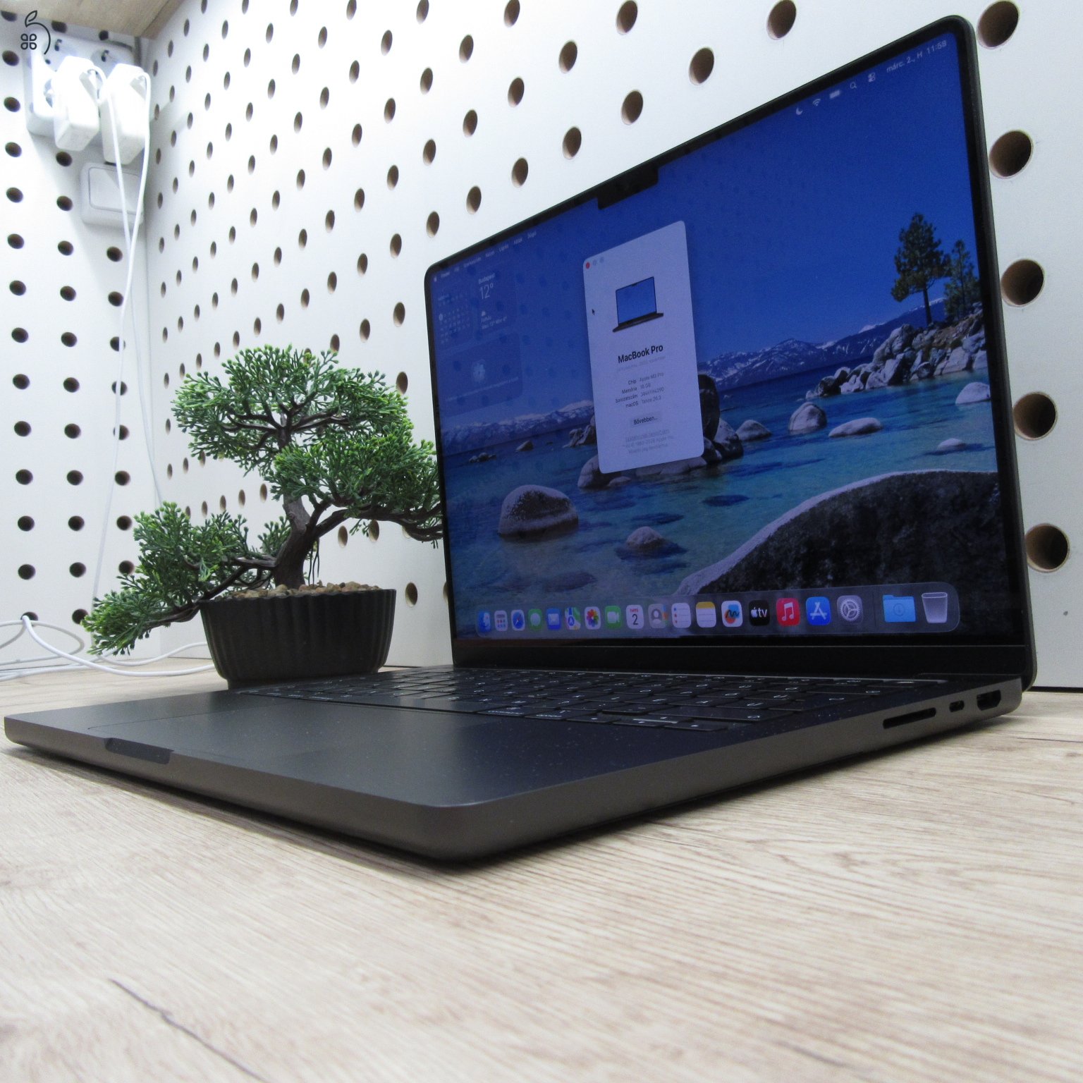 Apple MacBook Pro 14 M3 Pro 2023 1TB használt karcmentes – 100% akku (16 ciklus) – 6 hónap garancia