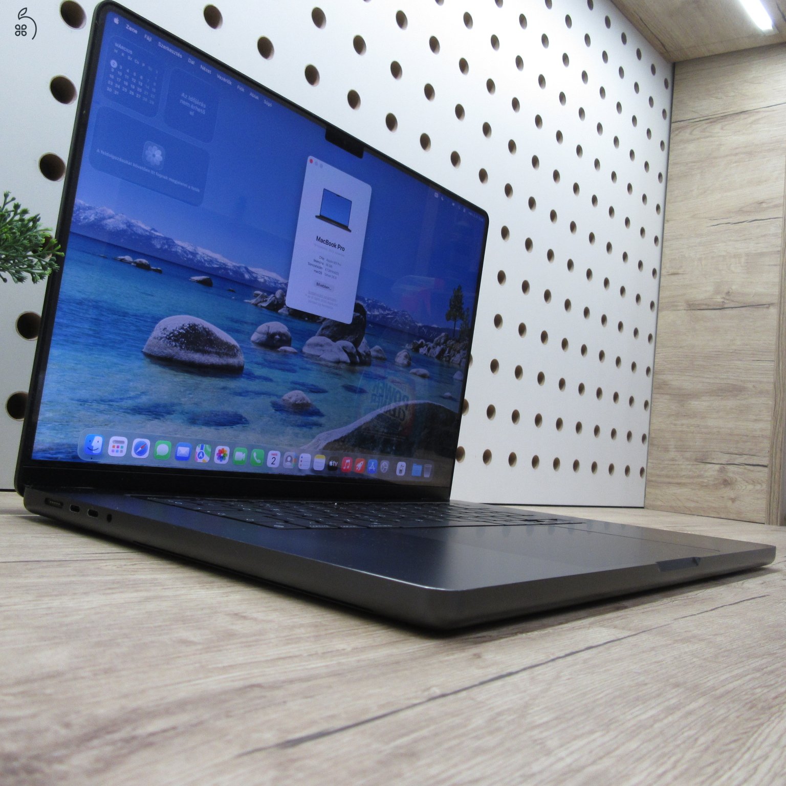 Apple MacBook Pro 16 M3 Pro 2023 500GB használt megkímélt – 93% akku (224 ciklus) – 6 hónap garancia