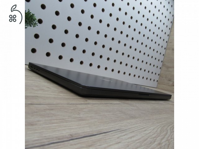 Apple MacBook Pro 16 M3 Pro 2023 500GB használt megkímélt – 93% akku (224 ciklus) – 6 hónap garancia