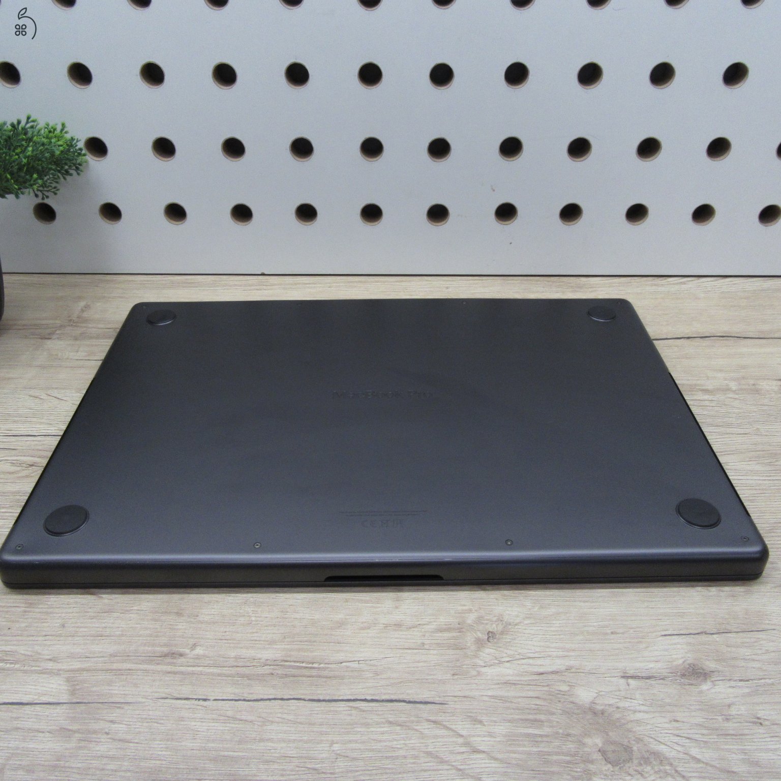 Apple MacBook Pro 16 M3 Pro 2023 500GB használt megkímélt – 93% akku (224 ciklus) – 6 hónap garancia