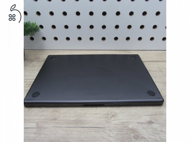 Apple MacBook Pro 16 M3 Pro 2023 500GB használt megkímélt – 93% akku (224 ciklus) – 6 hónap garancia