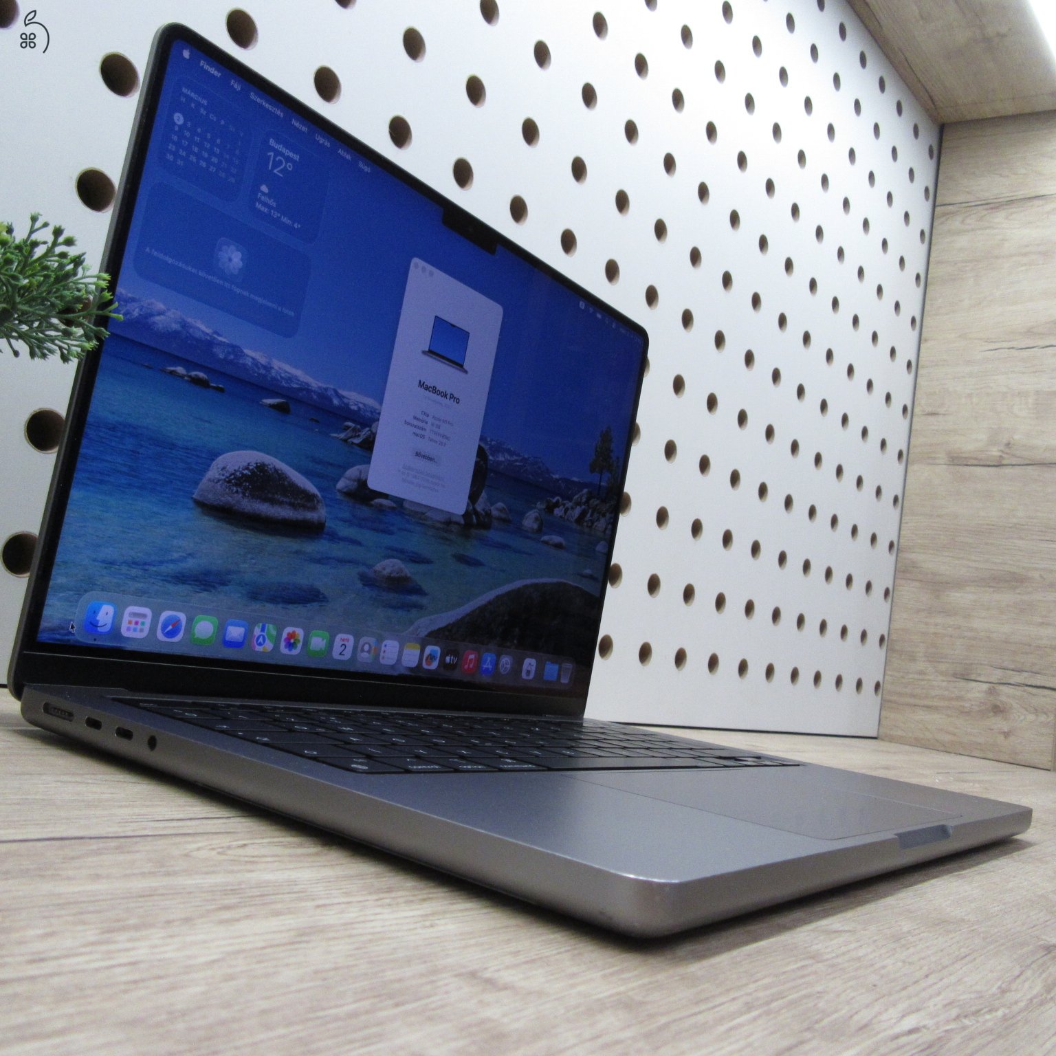 Apple MacBook Pro 14 M1 Pro 2021 500GB használt megkímélt – 86% akku (359 ciklus) – 6 hónap garancia