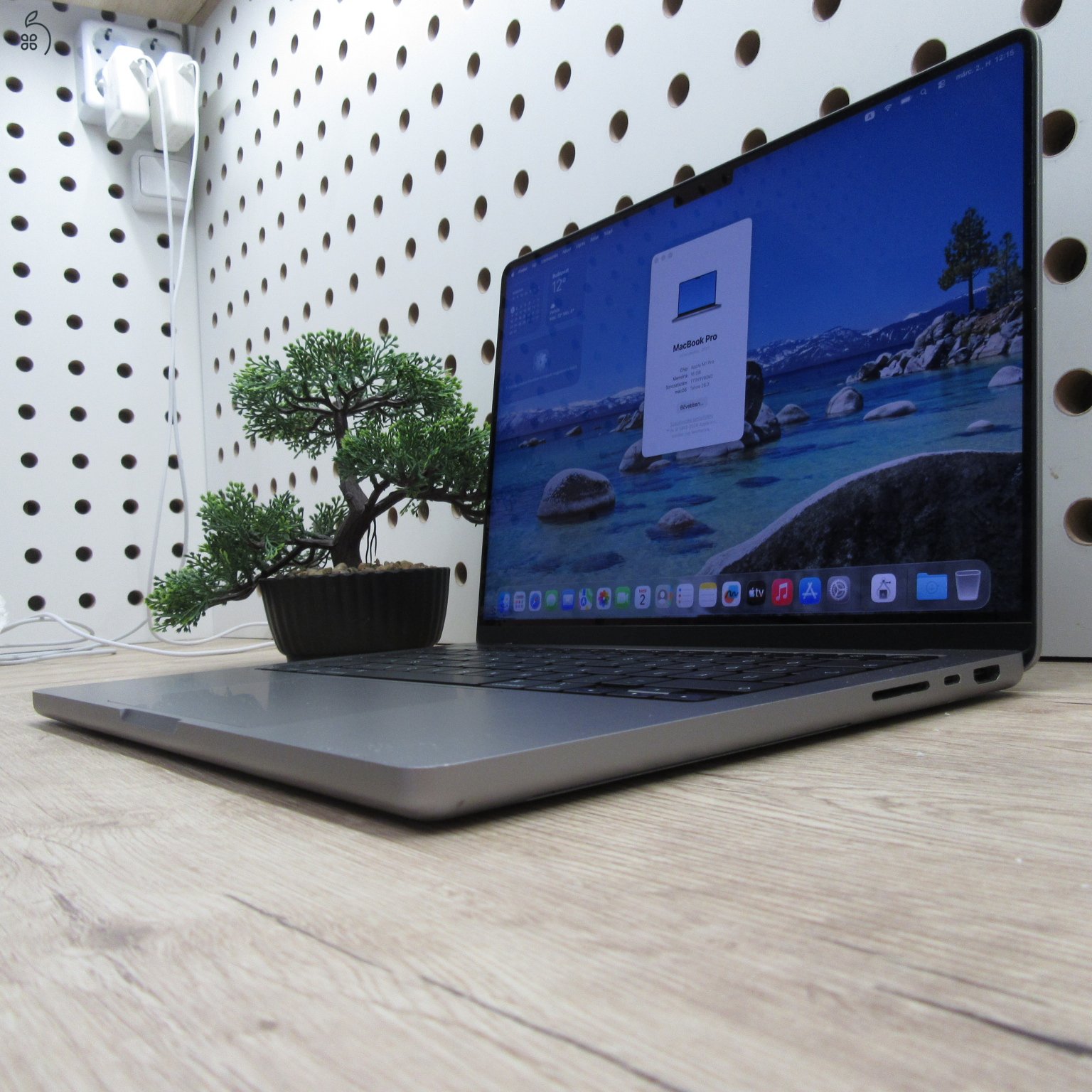 Apple MacBook Pro 14 M1 Pro 2021 500GB használt megkímélt – 86% akku (359 ciklus) – 6 hónap garancia