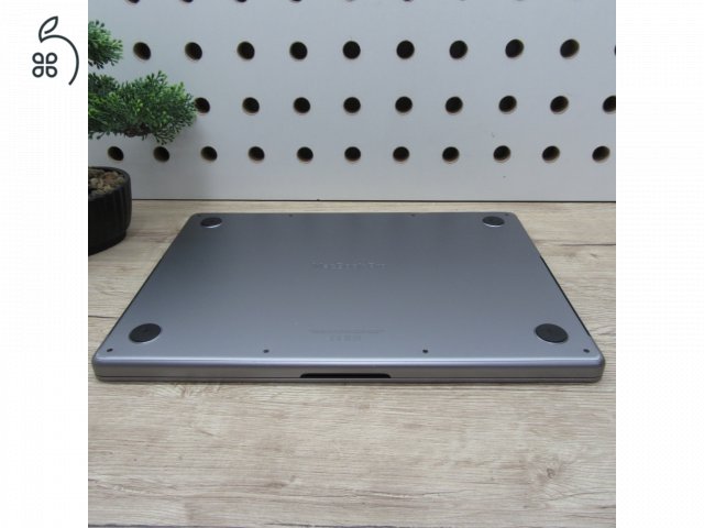 Apple MacBook Pro 14 M1 Pro 2021 500GB használt megkímélt – 86% akku (359 ciklus) – 6 hónap garancia