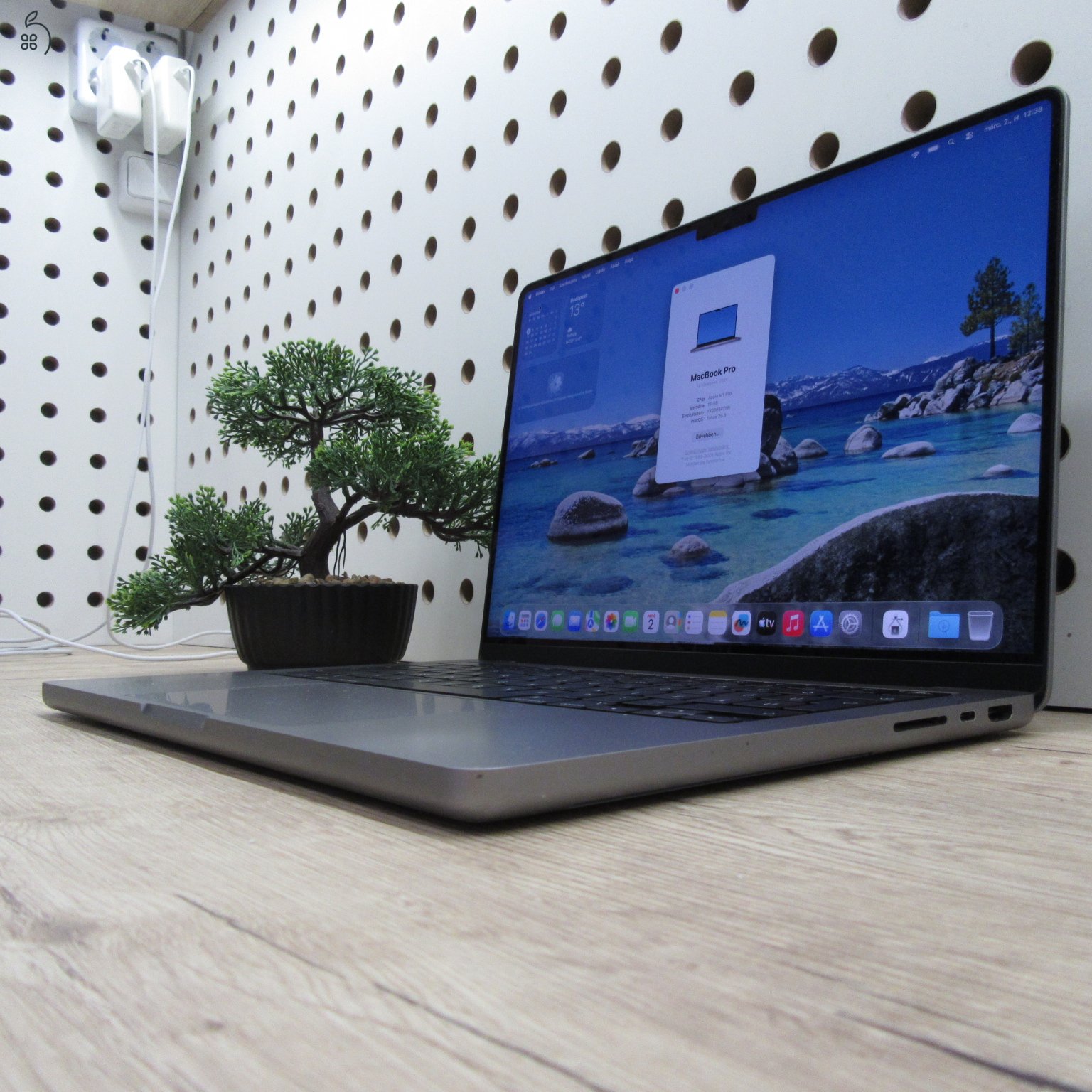 Apple MacBook Pro 14 (2021) – M1 Pro / 16GB / 500GB SSD – használt, megkímélt – 84% akku (545 ciklus)