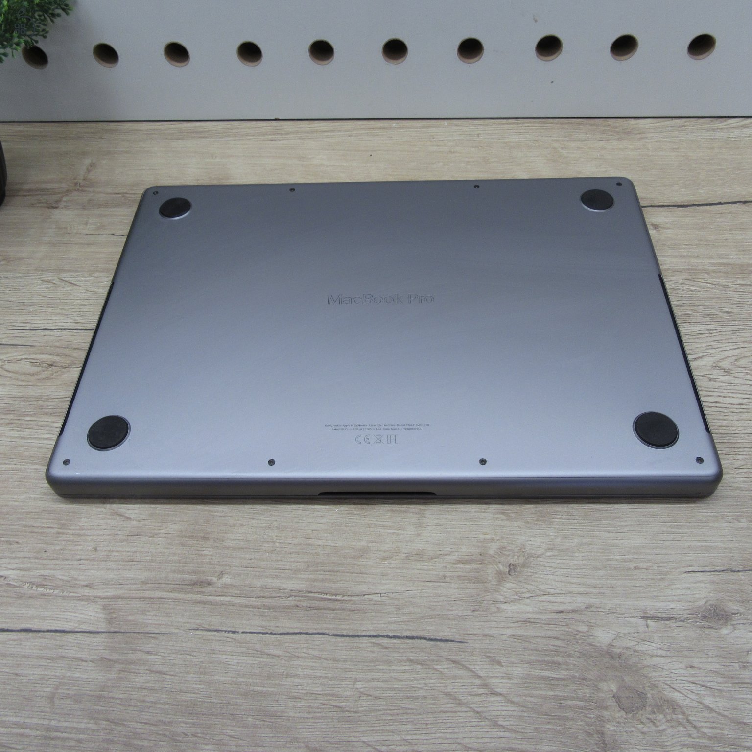 Apple MacBook Pro 14 (2021) – M1 Pro / 16GB / 500GB SSD – használt, megkímélt – 84% akku (545 ciklus)