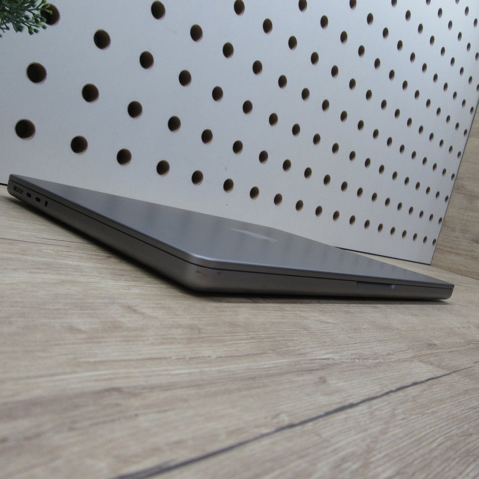 Apple MacBook Pro 14 (2021) – M1 Pro / 16GB / 500GB SSD – használt, megkímélt – 84% akku (545 ciklus)