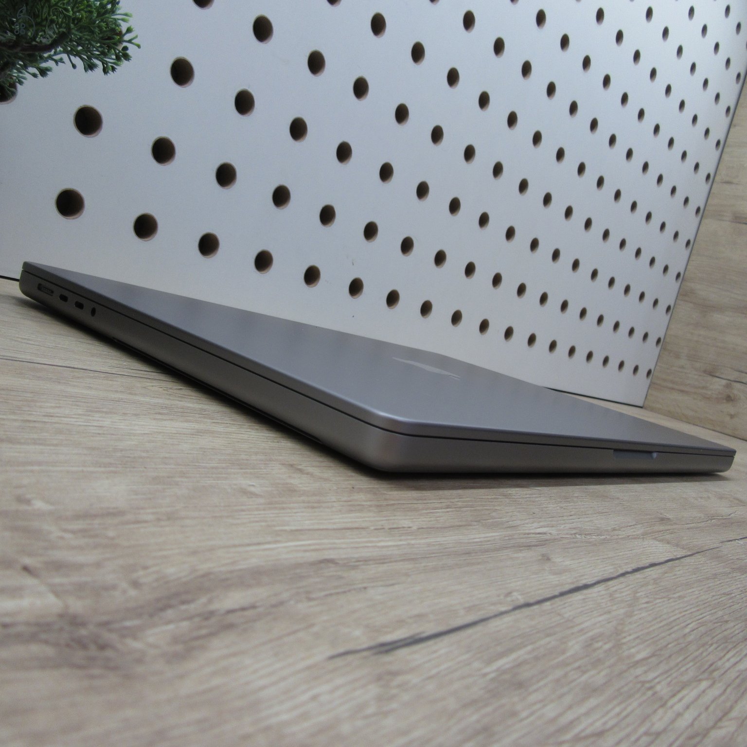 Apple MacBook Pro 16 (2021) – M1 Pro / 16GB / 512GB SSD – használt, szép állapot – 89% akku (174 ciklus)