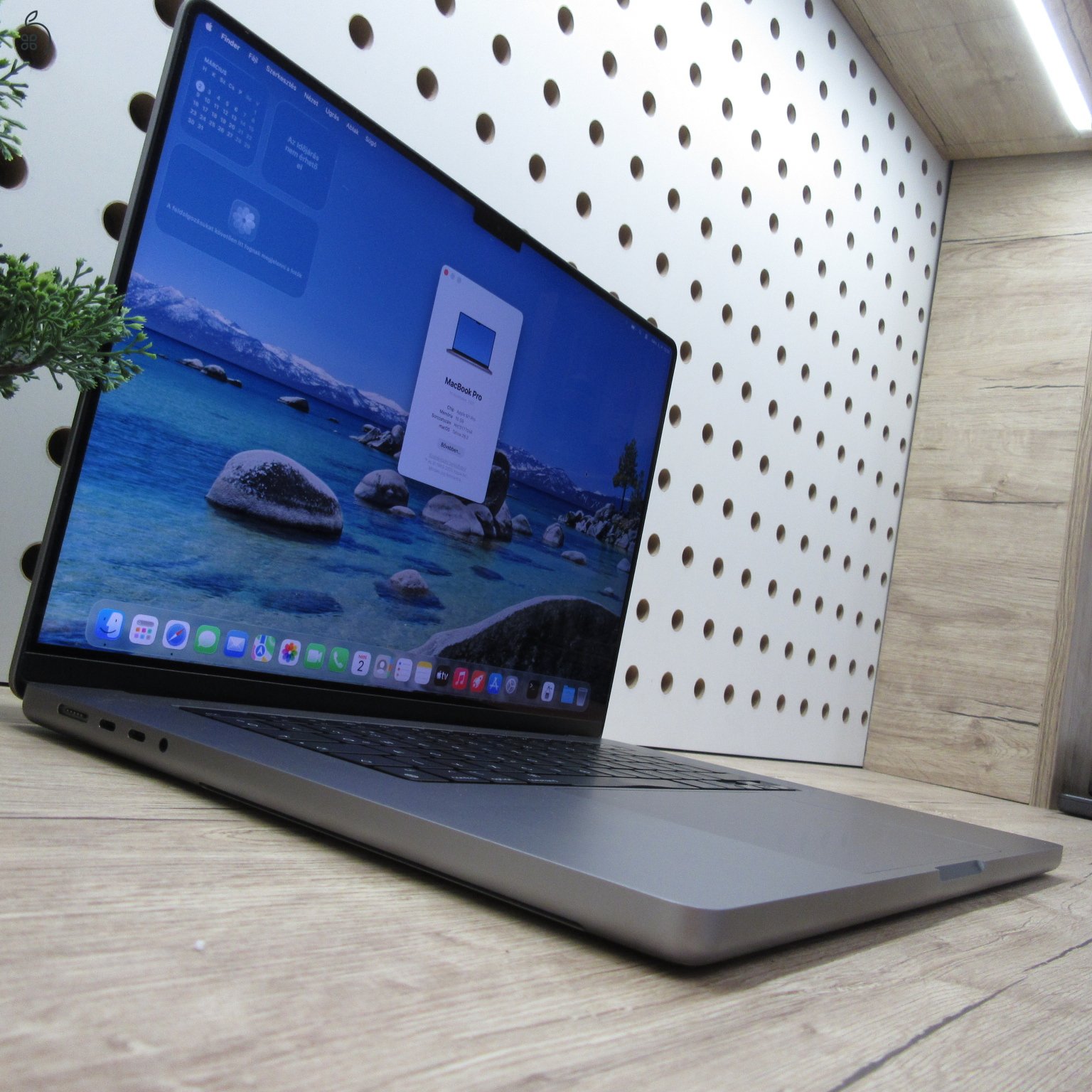 Apple MacBook Pro 16 (2021) – M1 Pro / 16GB / 512GB SSD – használt, szép állapot – 89% akku (174 ciklus)