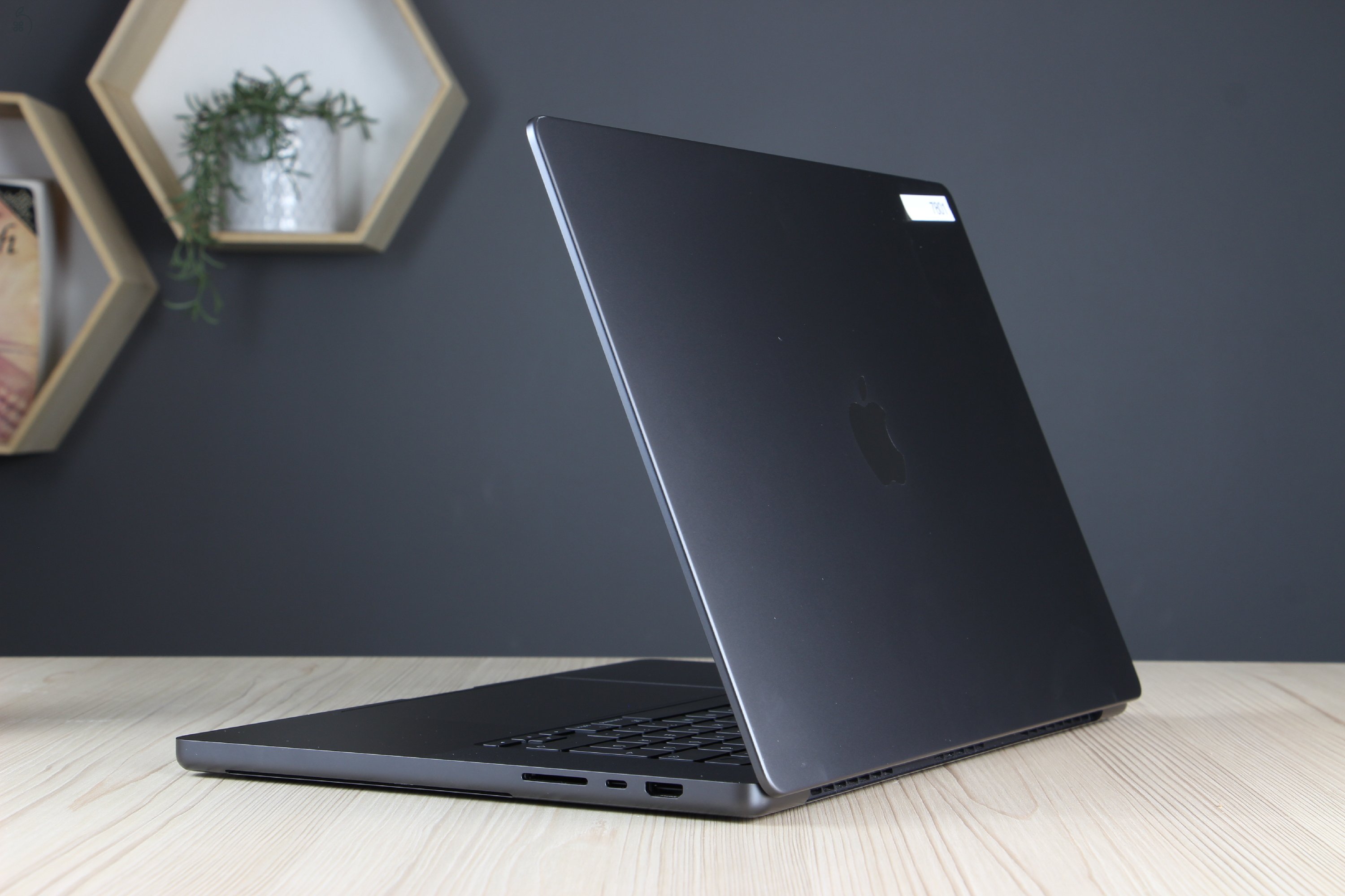 Újszerű Apple Macbook Pro 16