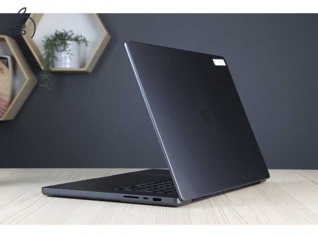 Újszerű Apple Macbook Pro 16