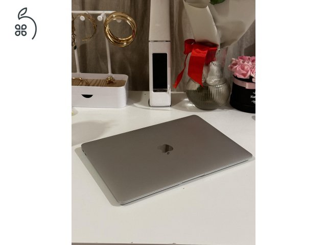 MacBook Air 2020 M1 13”  8GB /256GB SSD