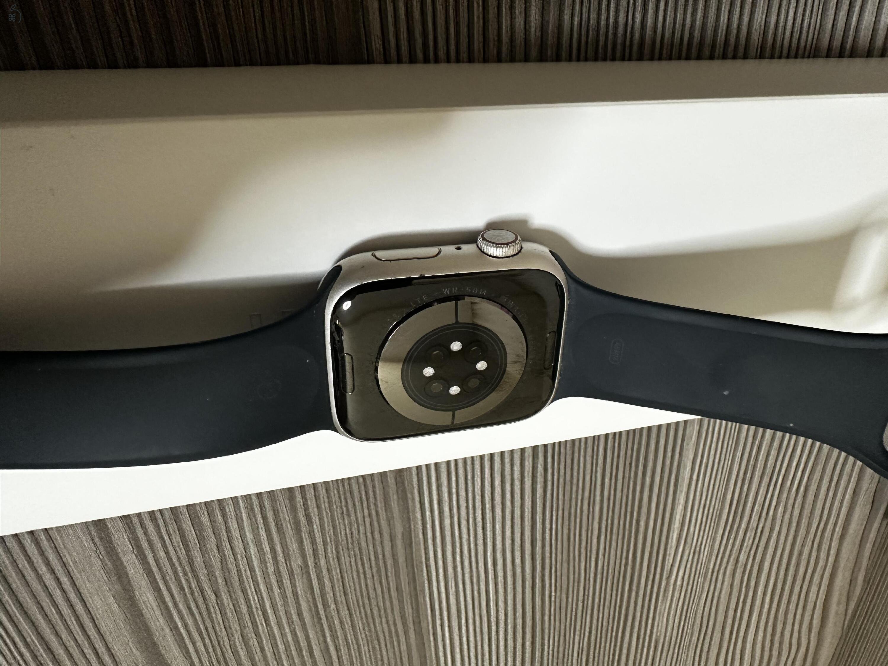 Apple Watch S8 - GPS+LTE 45mm