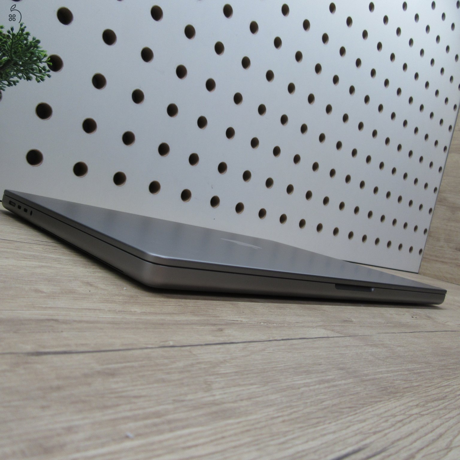 Apple MacBook Pro 16 (2021) – M1 Pro / 16GB / 512GB SSD – használt, karcmentes – 86% akku (227 ciklus)