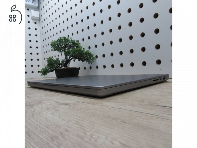 Apple MacBook Pro 16 (2021) – M1 Pro / 16GB / 512GB SSD – használt, karcmentes – 86% akku (227 ciklus)