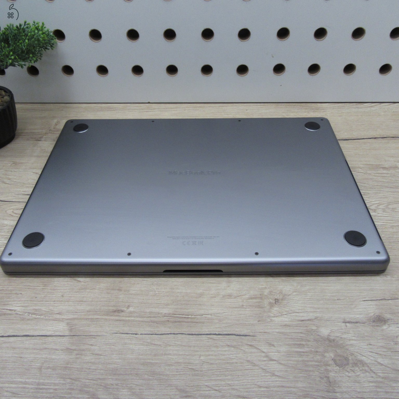 Apple MacBook Pro 16 (2021) – M1 Pro / 16GB / 512GB SSD – használt, karcmentes – 86% akku (227 ciklus)