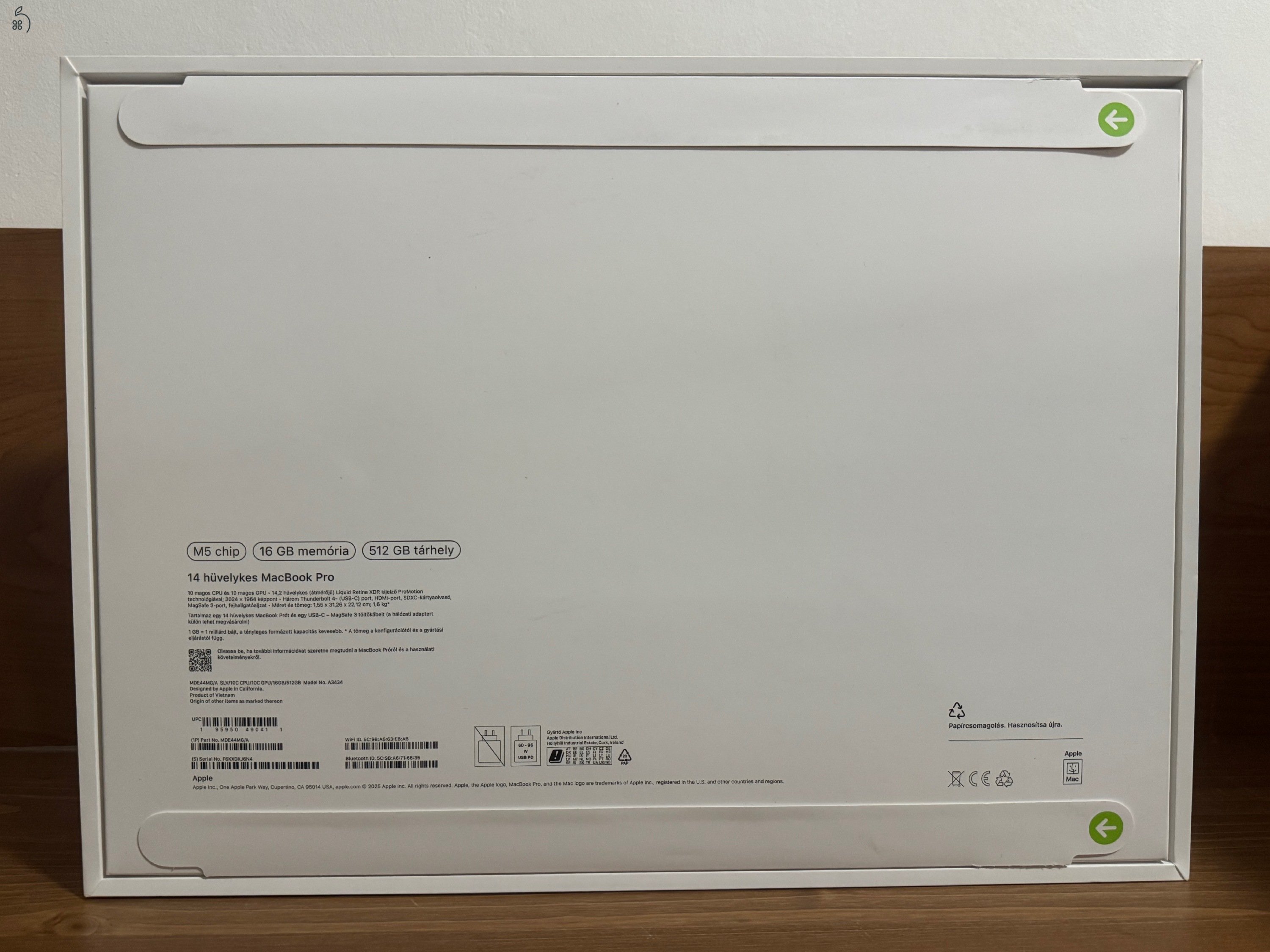 MacBook Pro 14,2”, M5, 16GB, 512SSD, bontatlan!