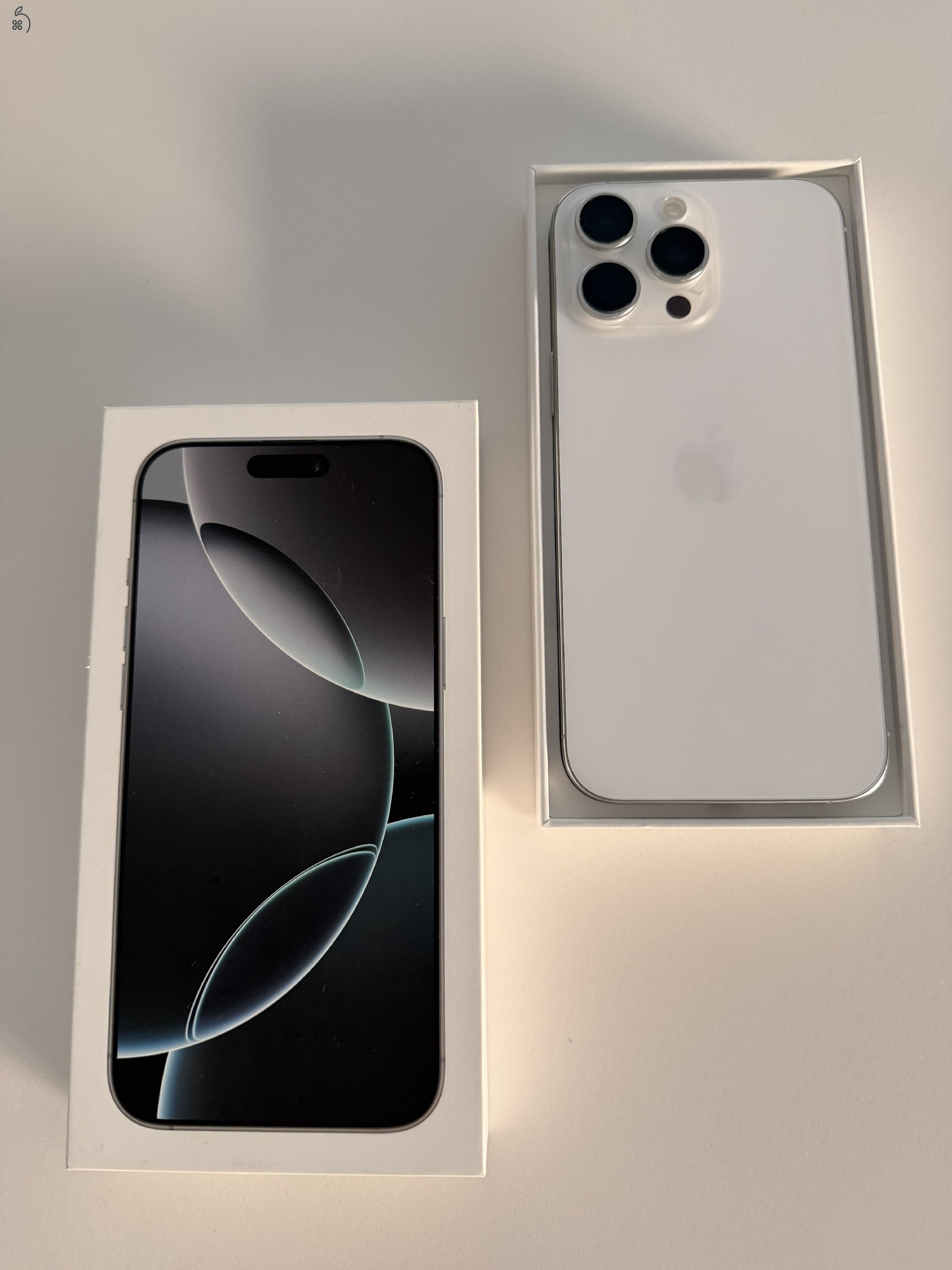 iPhone 16 Pro Max 256GB - white titanium