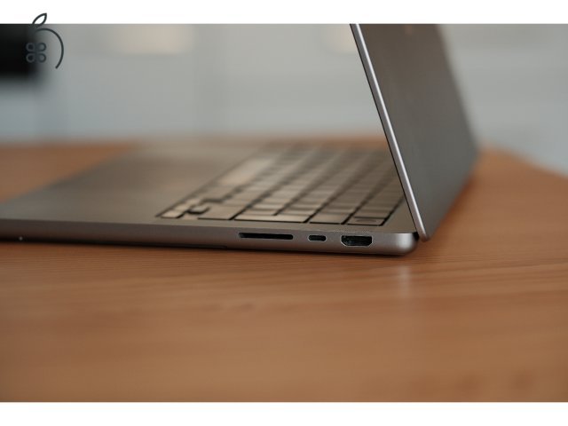 2021 MacBook Pro 14 1TB + M1 Pro NEM ALAP MODELL (10 magos CPU+ 16 magos GPU) MKGQ3MG/A