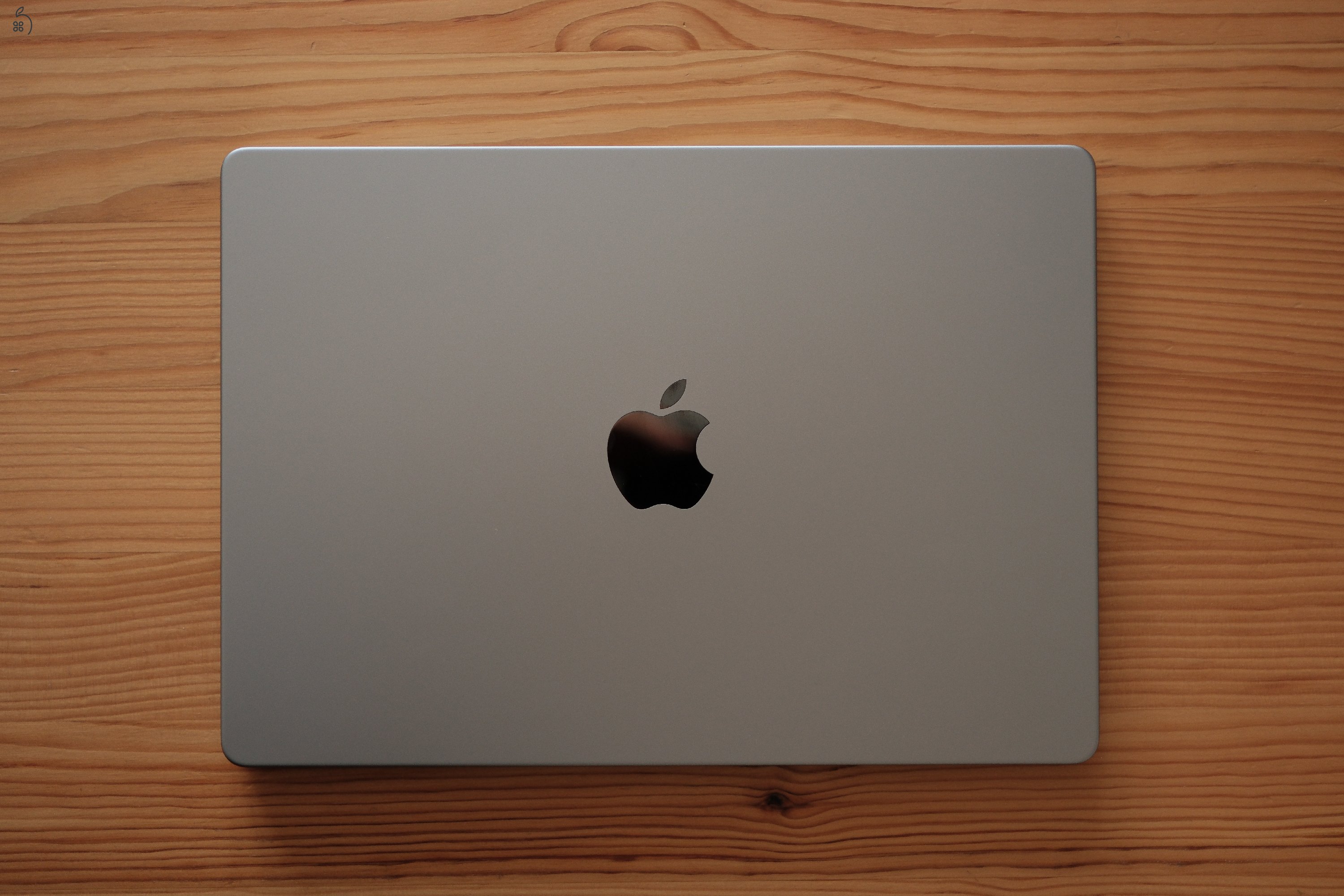 2021 MacBook Pro 14 1TB + M1 Pro NEM ALAP MODELL (10 magos CPU+ 16 magos GPU) MKGQ3MG/A