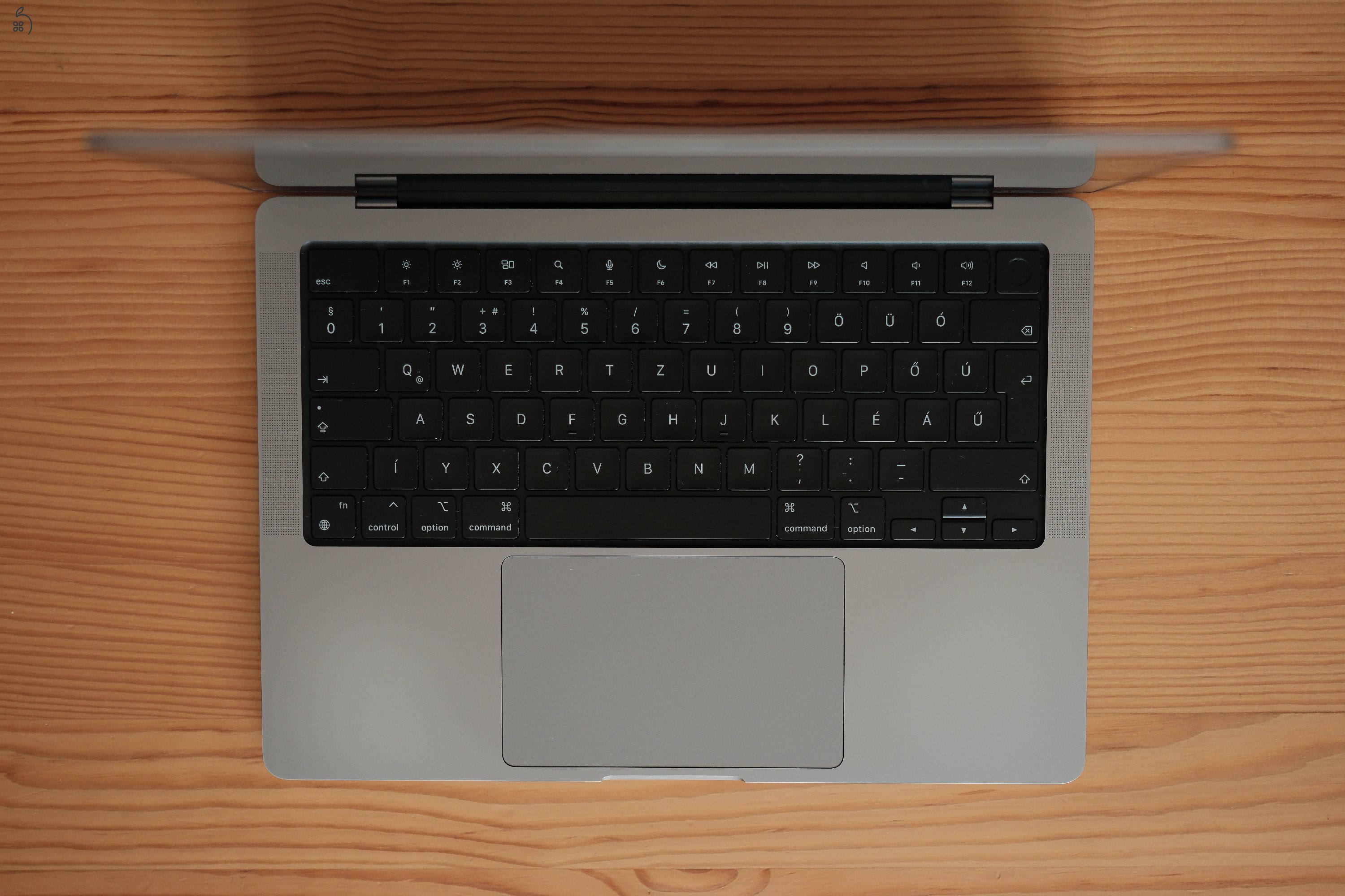 2021 MacBook Pro 14 1TB + M1 Pro NEM ALAP MODELL (10 magos CPU+ 16 magos GPU) MKGQ3MG/A