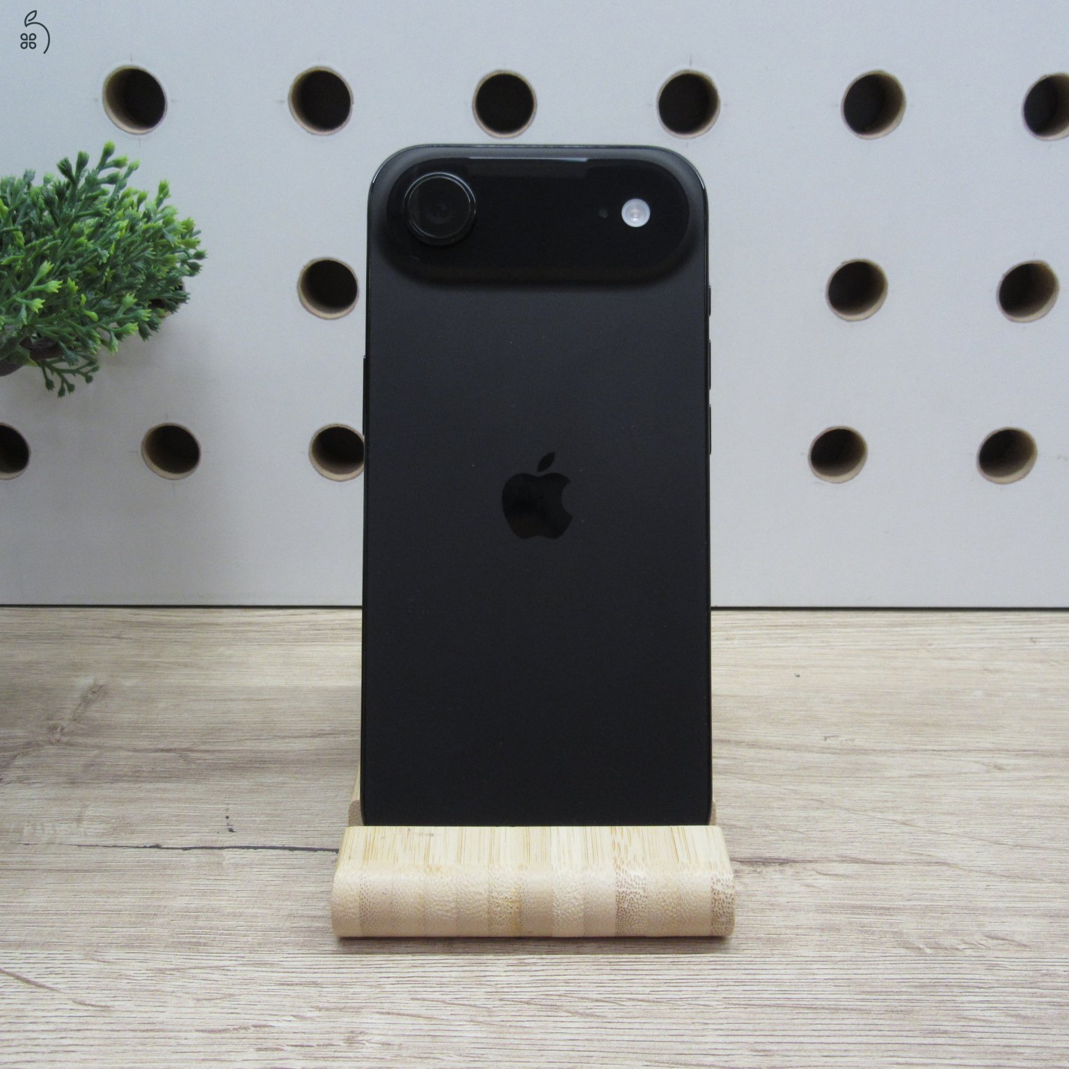 Apple iPhone Air Black 256GB használt karcmentes – 100% akku (20 ciklus) – garancia 2026.12.20.-ig