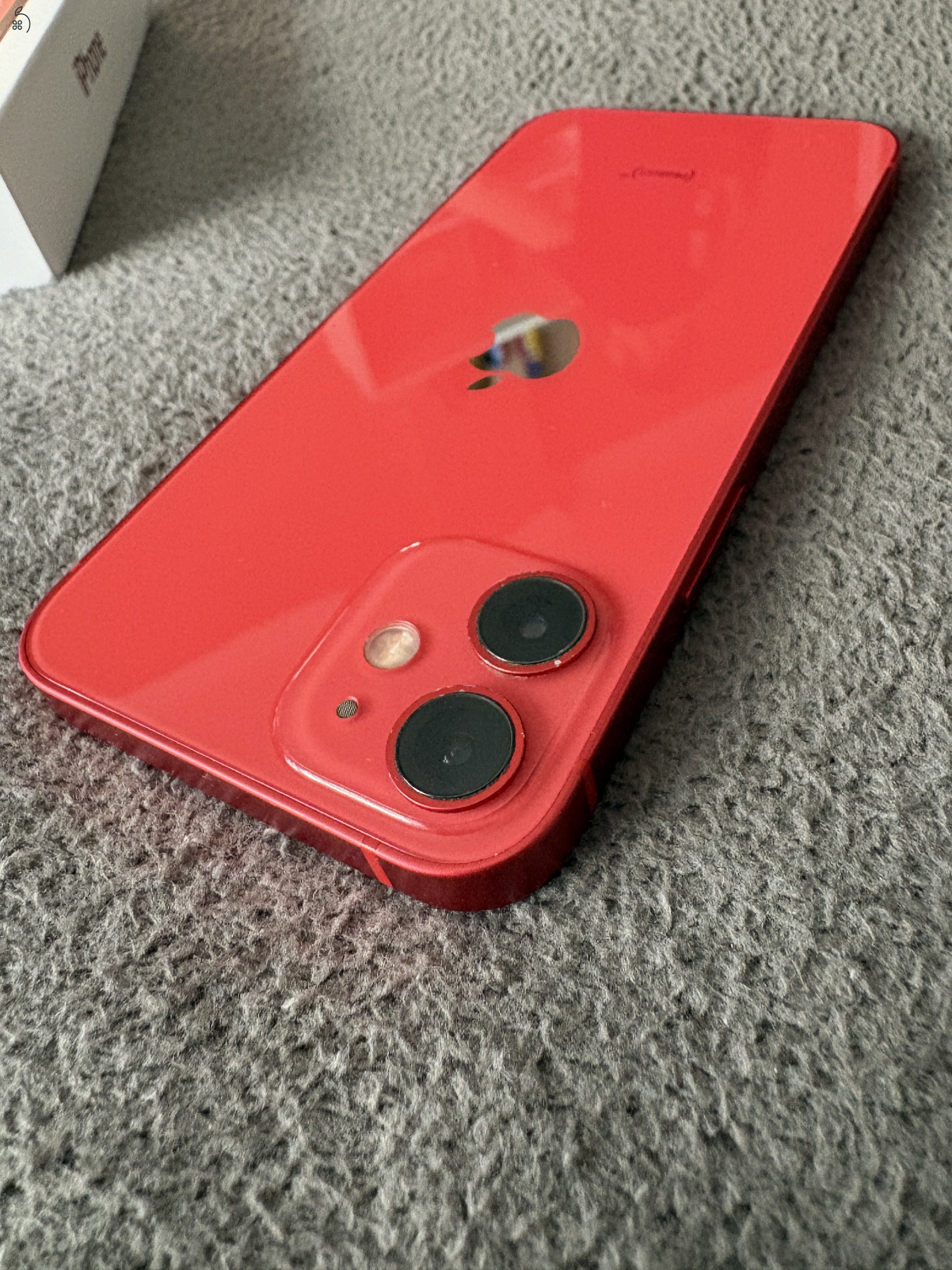 Iphone 12 Mini, 64 GB-os, megkímélt állapotú, tartozékokkal