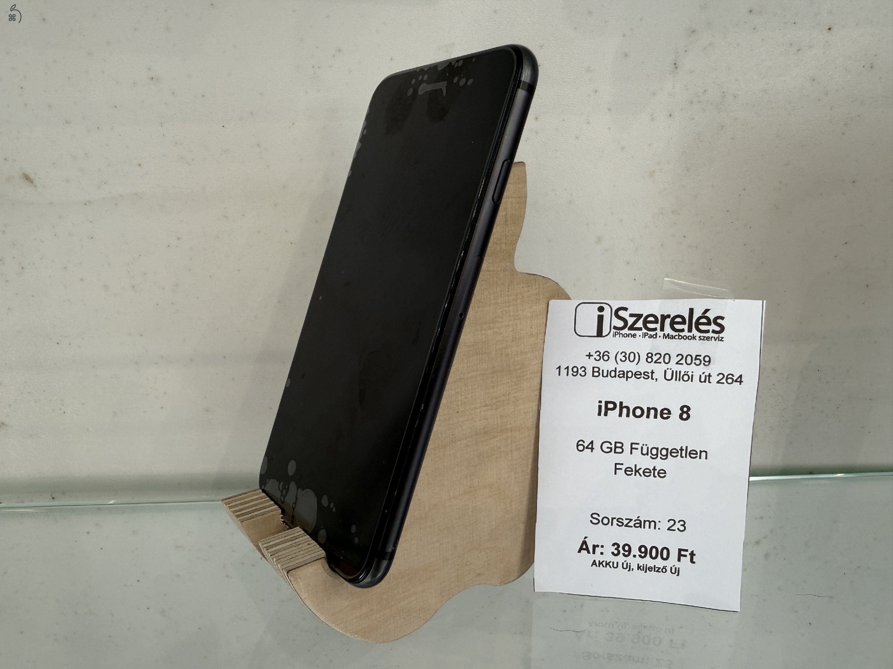 iPhone 8 64GB független fekete új kijelző, új akku (23) iSzerelés.hu