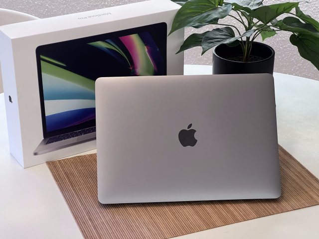 Hibátlan MacBook Pro 2020 M1 13”256GB 2 ÉV Garanciával
