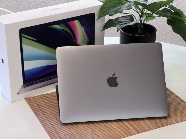 Hibátlan MacBook Pro 2020 M1 13”256GB 2 ÉV Garanciával