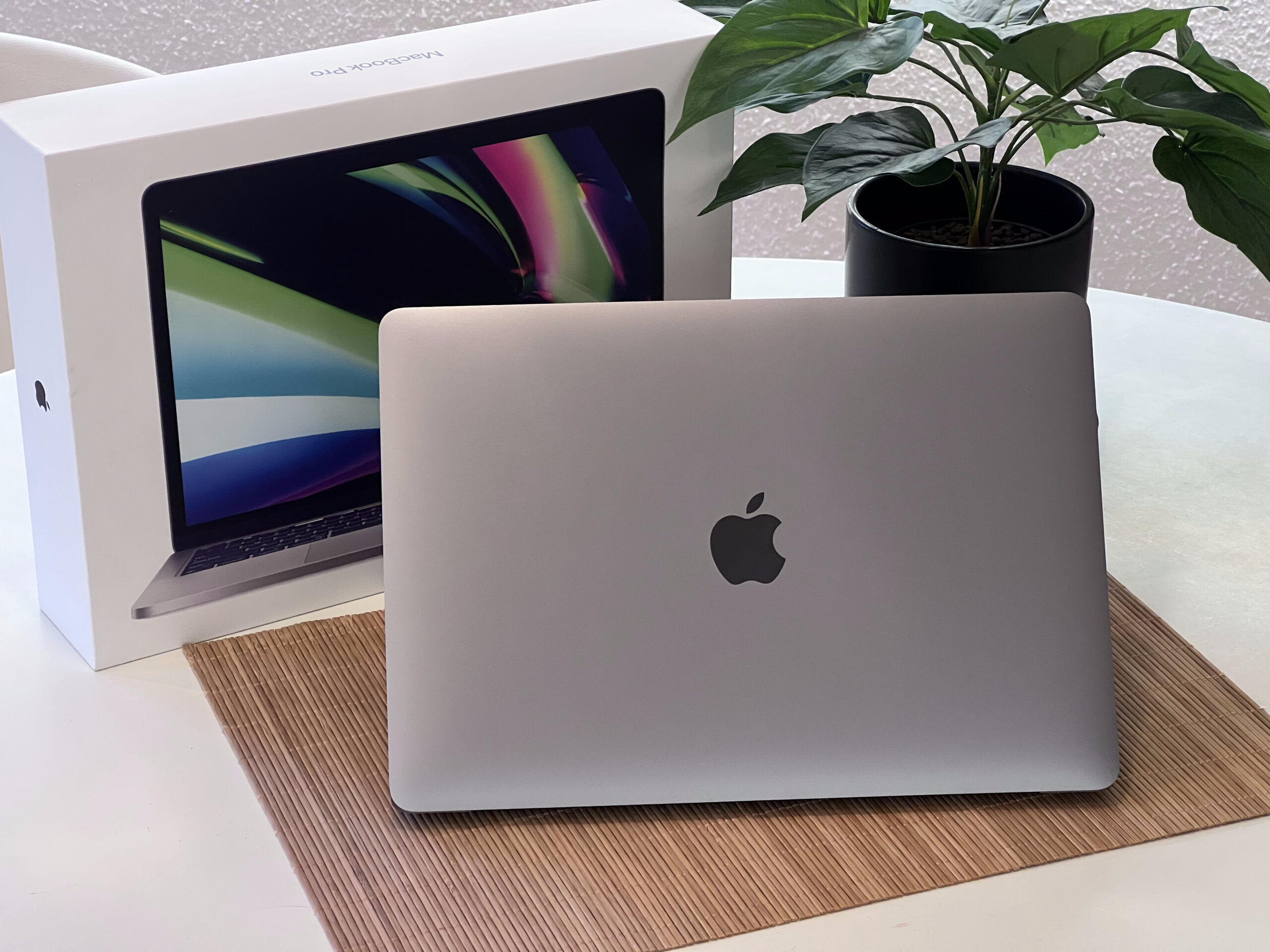 Hibátlan MacBook Pro 2020 M1 13”256GB 2 ÉV Garanciával
