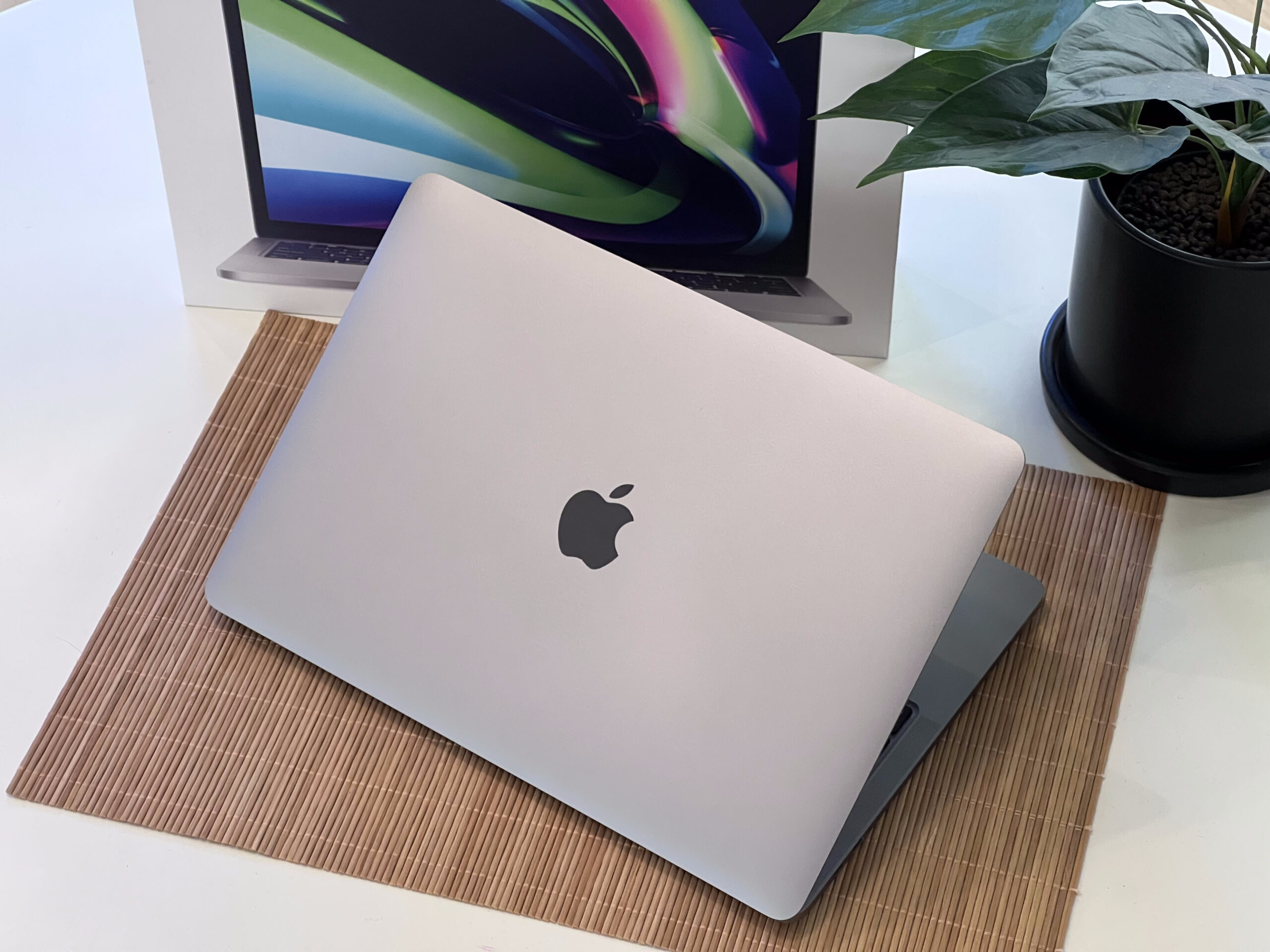 Hibátlan MacBook Pro 2020 M1 13”256GB 2 ÉV Garanciával