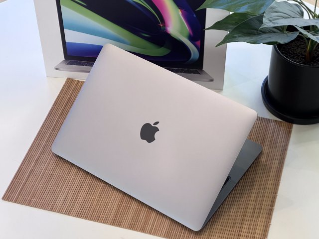 Hibátlan MacBook Pro 2020 M1 13”256GB 2 ÉV Garanciával