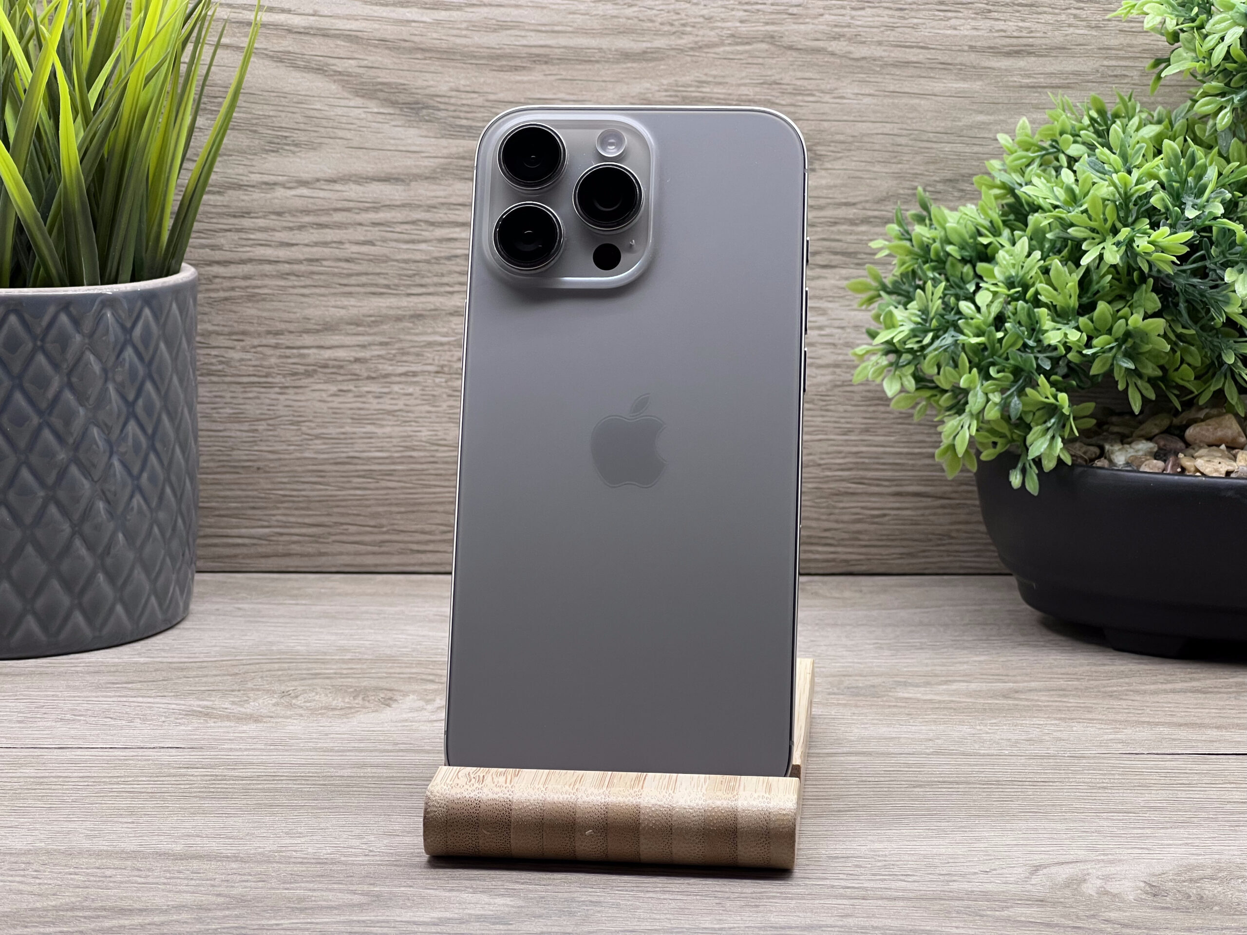 Hibátlan iPhone 16 Pro Max Natural Titanium 256GB 2 ÉV Garanciával 93%