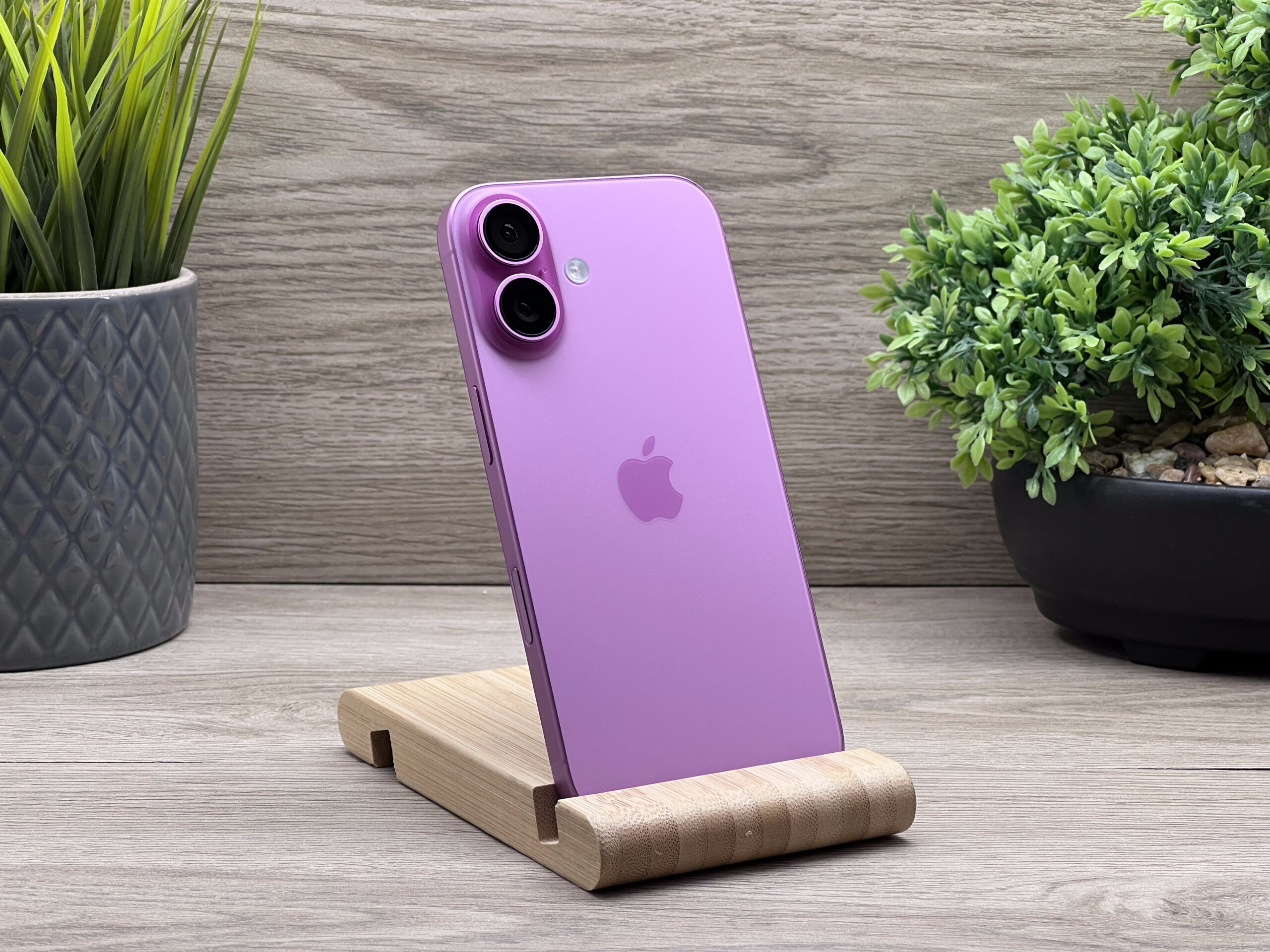 Hibátlan iPhone 16 Pink 18GB 2 ÉV Garanciával 100%