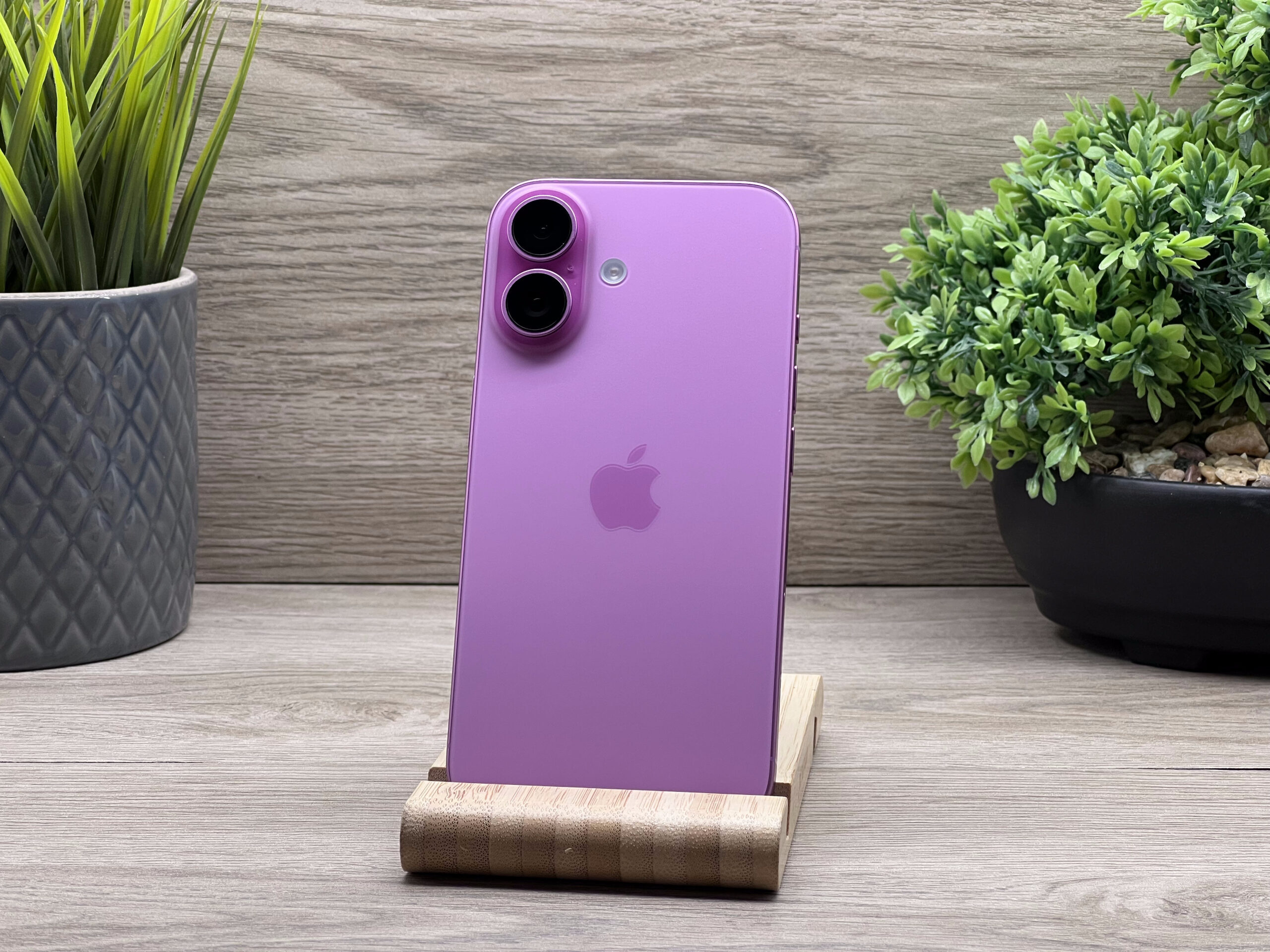 Hibátlan iPhone 16 Pink 18GB 2 ÉV Garanciával 100%